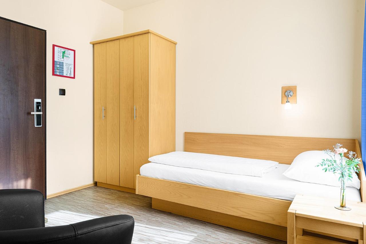 Single Room with Shared Toilet